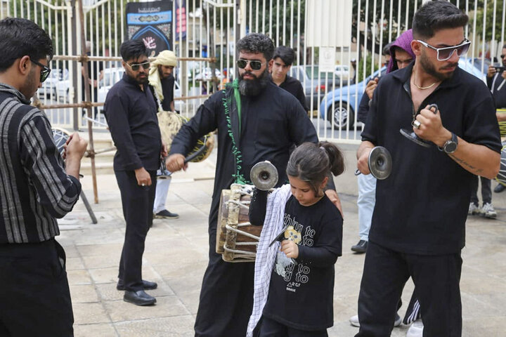 تصاویر| عزاداری هیئات مذهبی شیراز در جوار حرم مطهر سیدعلاالدین حسین(ع)