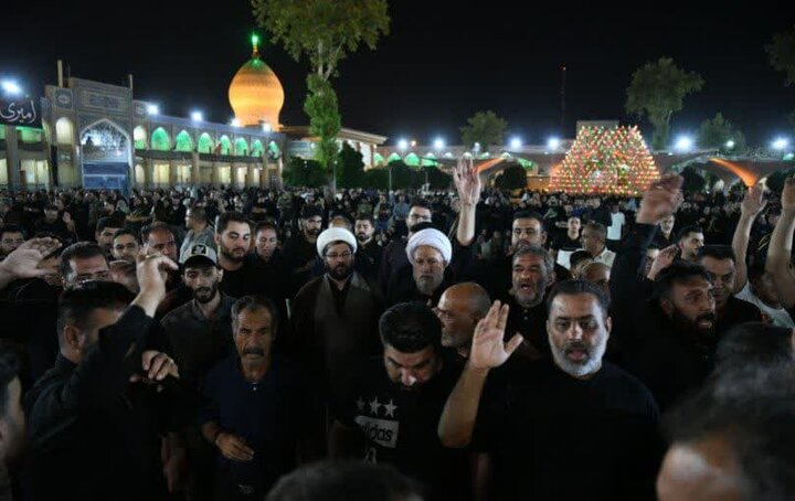 تصاویر| مراسم عزاداری هیئات مختلف شیراز در شب عاشورای حسینی