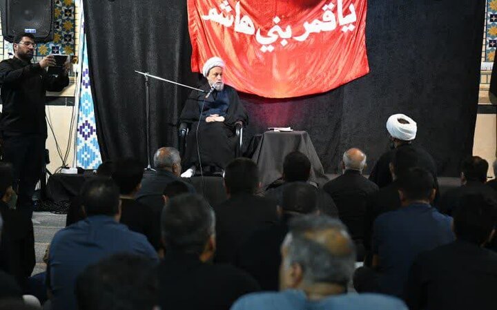 تصاویر| مراسم عزاداری هیئات مختلف شیراز در شب عاشورای حسینی