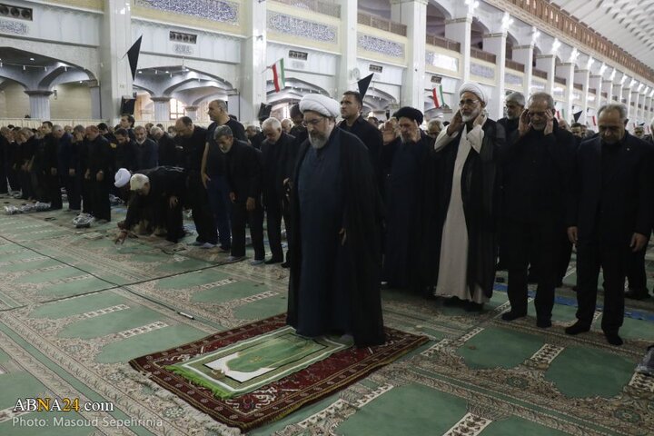 اقامه نماز ظهر عاشورا در شهر تبریز