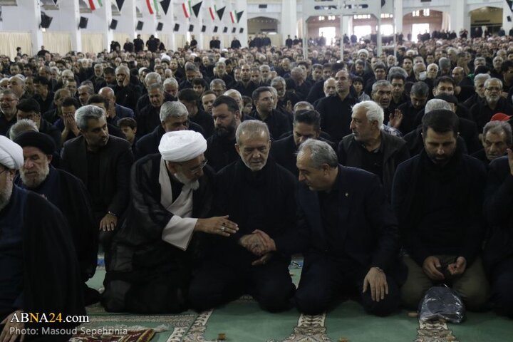 اقامه نماز ظهر عاشورا در شهر تبریز