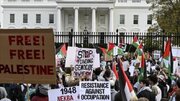 Des activistes protestent devant la Maison Blanche contre la rencontre Trump-Netanyahu