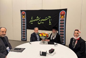 Nakipagpulong at Nakipag-usap ang Anti-Zionistang Rabbi kay Araqchi