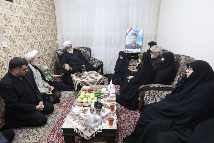 Photos: Custodian of Astan Quds Razavi meets with families of martyrs of Zionist regime's attacks