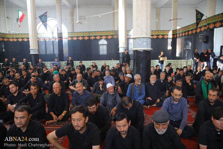 Photos: Mommemoration ceremony for Iranian martyrs held by Afghan immigrants living in Qom