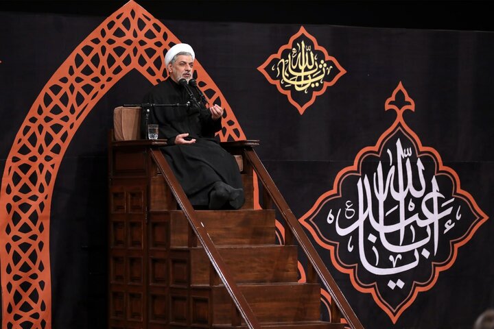 تقرير مصور/ حسينية الإمام الخميني (ره) تشهد مراسم ليلة غرباء الإمام الحسين(ع)