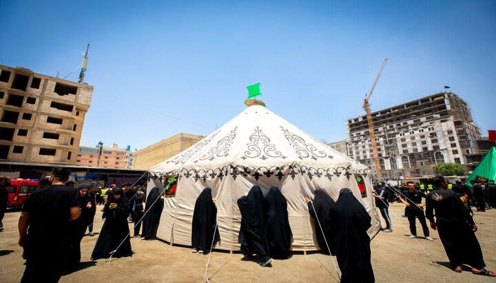 تقرير مصور/ مراسم عزاء (ركضة طويريج) وحرق خيام الإمام الحسين(ع)