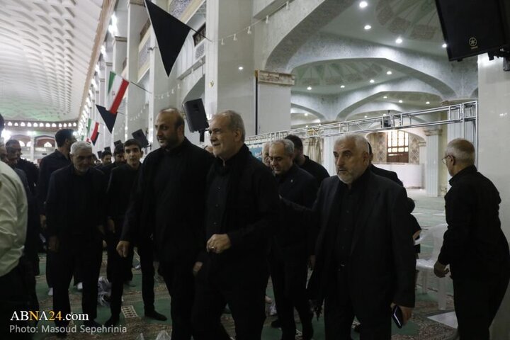 Photos: Ashura noon prayer held in Tabriz