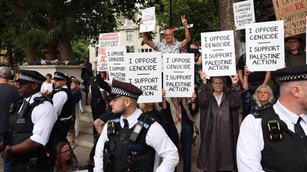 London protesters defy ban to support Palestine action