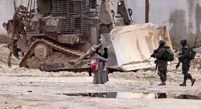 Israeli forces block Tulkarem families retrieving belongings before demolition