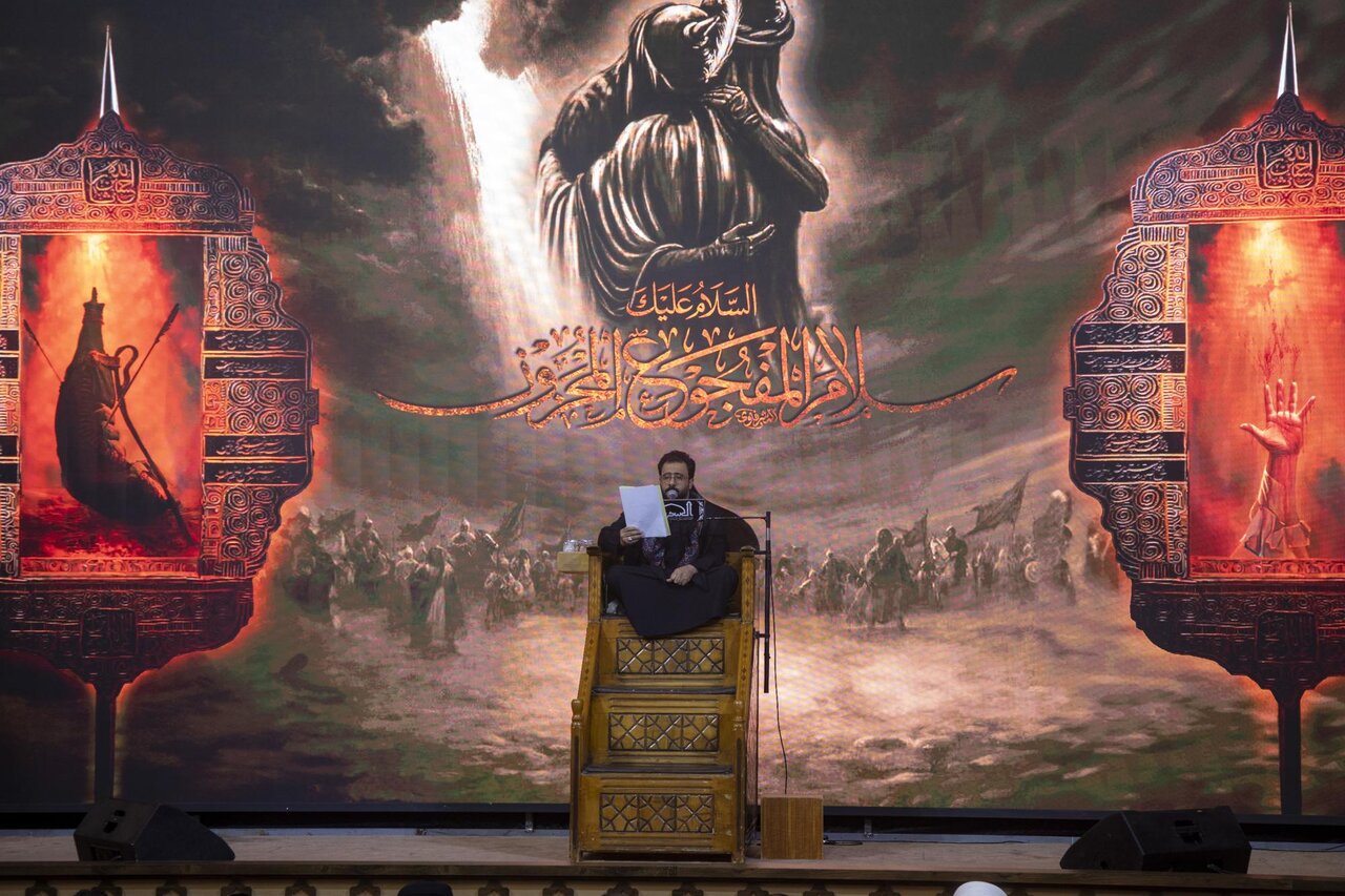 Procession of Al-Abbas Shrine provides its services to visitors of shrine of two Imams in Samarra (+Photos)