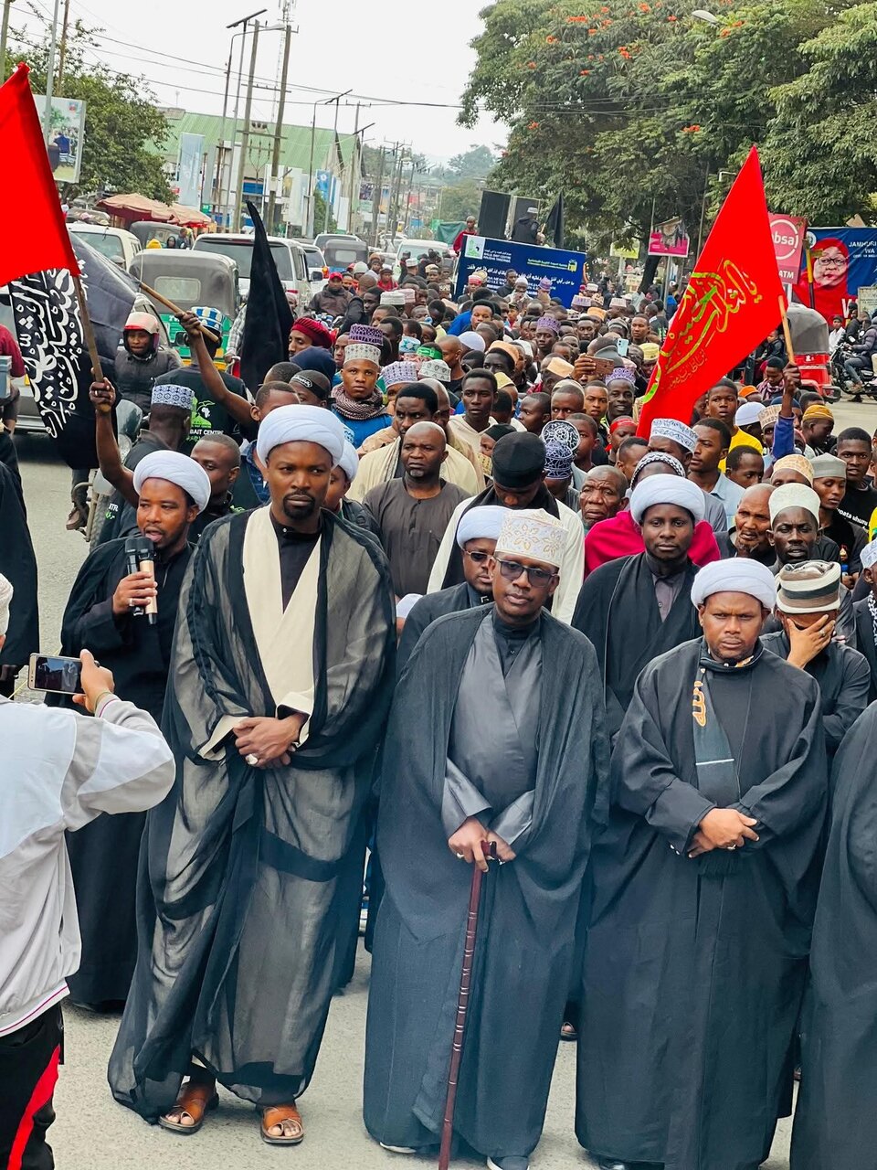 Matembezi ya Amani ya kumbukumbu ya Shahada ya Imam Hussein (as) yamefanyika kwa mafanikio makubwa Jijini Arusha- Tanzania + Picha