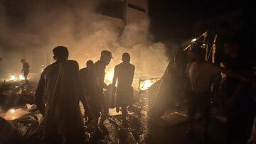 Uşaq qatili faşist İsrail rejim PUA-larla Əl-Bureyc düşərgəsindəki Əbu Halo məktəbinə sığınmış qadın və körpələrə hücum edib