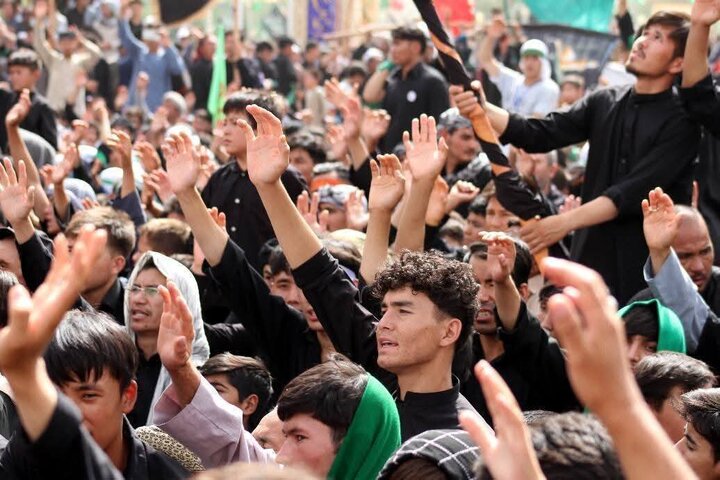 Photos: Enthusiastic presence of Ashura mourners at Imamzadeh Sayyed Murtaza in Herat
