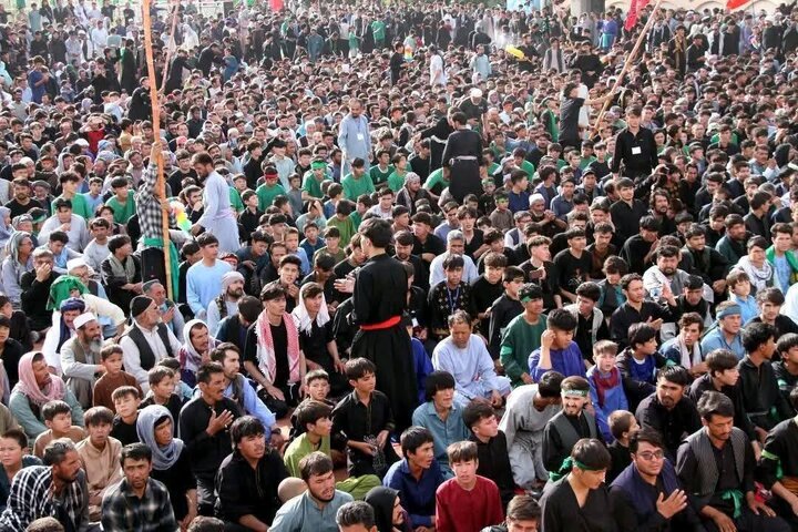 Photos: Enthusiastic presence of Ashura mourners at Imamzadeh Sayyed Murtaza in Herat