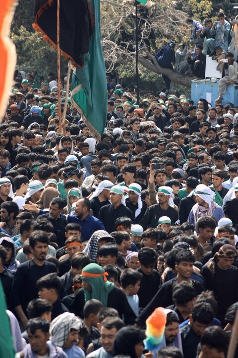 Photos: Enthusiastic presence of Ashura mourners at Imamzadeh Sayyed Murtaza in Herat