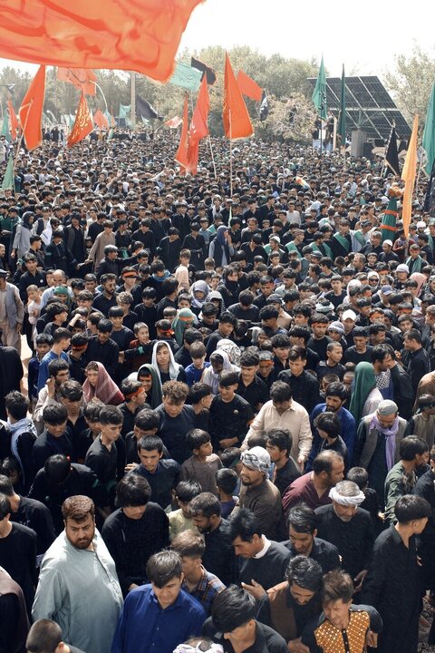 Photos: Enthusiastic presence of Ashura mourners at Imamzadeh Sayyed Murtaza in Herat