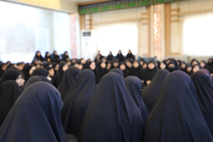 إقامة مجلس عزاء حسيني نسوي إحياءً لذكرى عاشوراء في كربلاء المقدسة