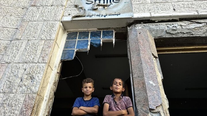 گزارش تصویری | زندگی اهالی خان یونس در یک مرکز درمانی متروکه