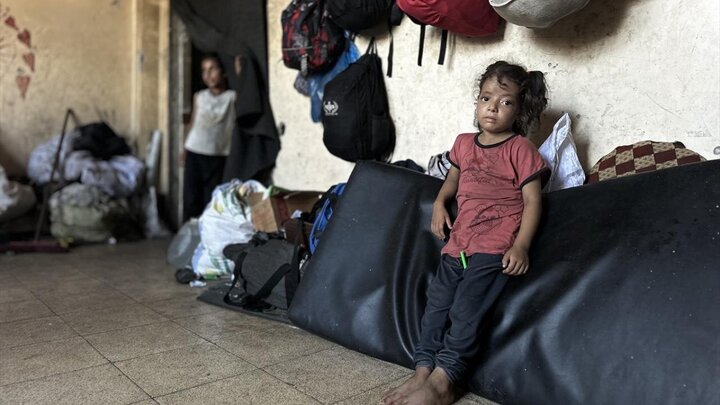Informe fotográfico | La vida de los habitantes de Jan Yunis en un centro médico abandonado