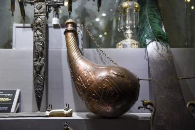 متحف الكفيل يعرض مقتنيات تخص واقعة الطف لزائري مرقد أبي الفضل العباس (ع)