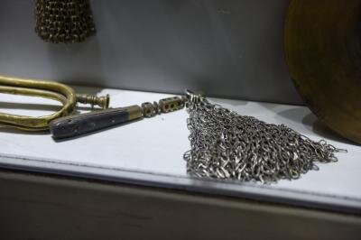 متحف الكفيل يعرض مقتنيات تخص واقعة الطف لزائري مرقد أبي الفضل العباس (ع)