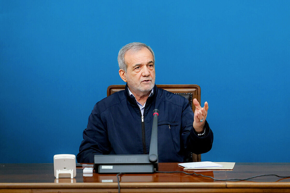 Dr. Pezîşkîyan di axaftinekê re bi rojnamevanekê amerîkayî de got:"Em hergiz li benda çêkirina çeqeyê nukleer ne bûne, ne in û na bin."
