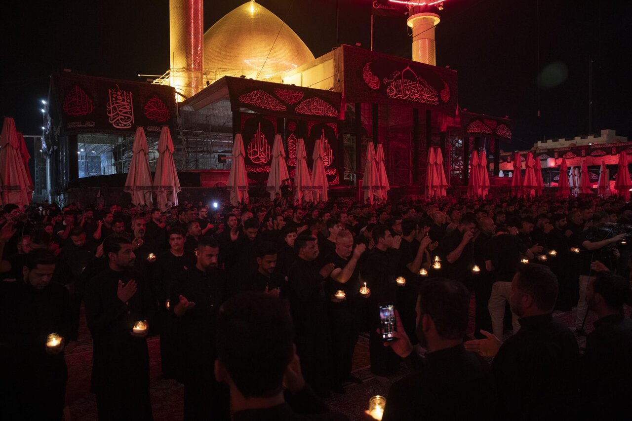 Al-Abbas Holy Shrine commemorates eve of eleventh of Muharram in Samarra (+Photos)