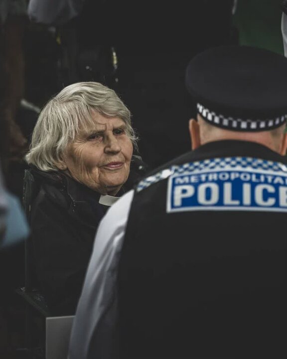 Photos: London police brutally crack down on Palestinian supporters