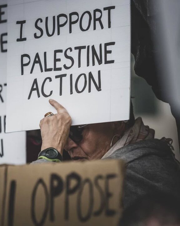 Photos: London police brutally crack down on Palestinian supporters