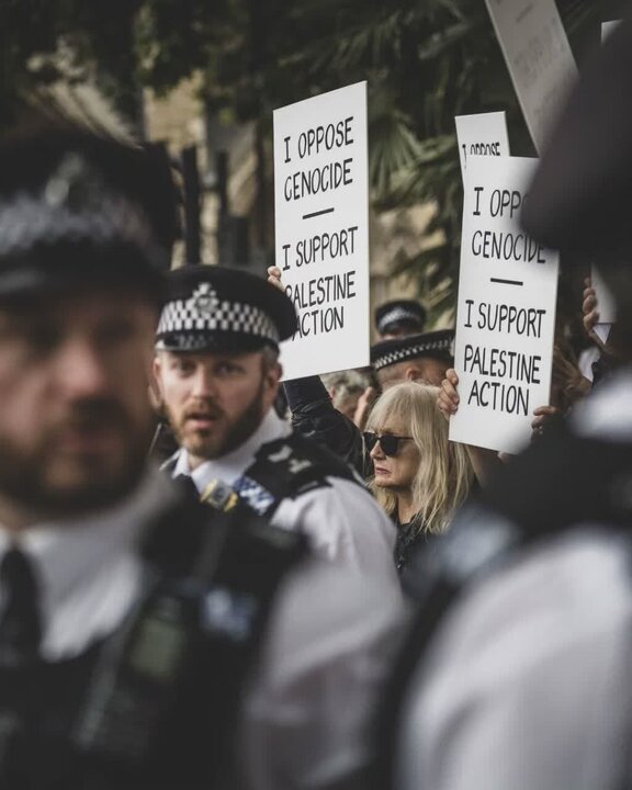 Photos: London police brutally crack down on Palestinian supporters