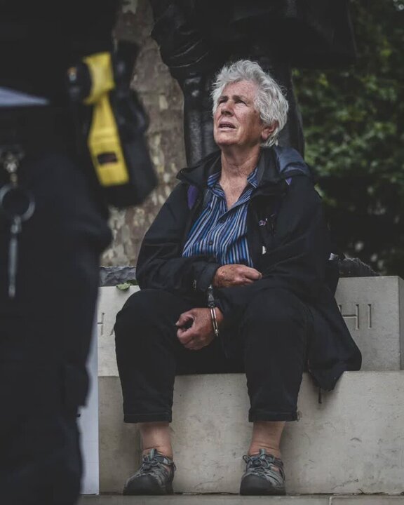 Photos: London police brutally crack down on Palestinian supporters