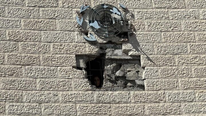 Photos: Khan Yunis residents live in abandoned medical center