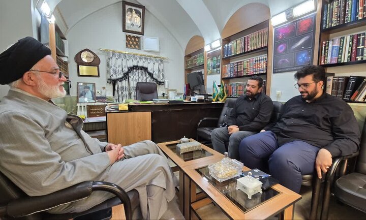 پرداختن به مسائل حاشیه‌ای، نباید تبدیل به فرصت برای دشمن شود