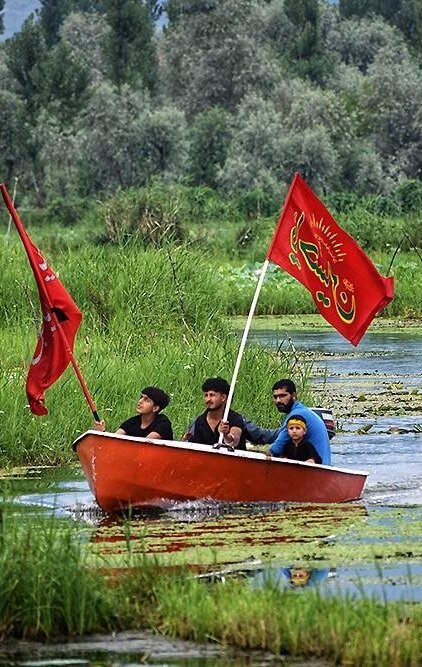ویدیو | جلوه‌هایی ویژه از یک سوگواری/ عزاداری بر روی قایق در کشمیر