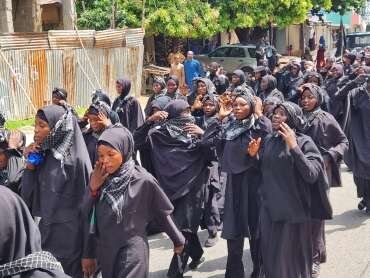 تقرير مصور/ مشاركة واسعة في إحياء يوم عاشوراء بمدينة باوتشي النيجيرية