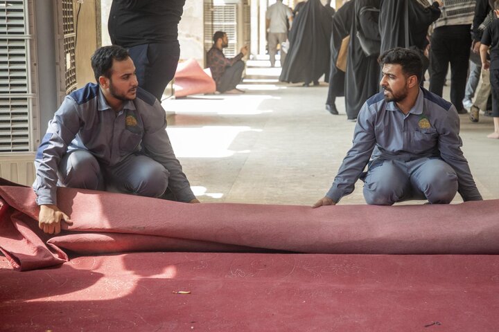 قسم الشؤون الخدمية يباشر بحملة تنظيفٍ واسعة لمحيط العتبة العباسية المقدسة