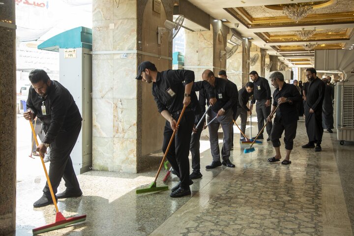 قسم الشؤون الخدمية يباشر بحملة تنظيفٍ واسعة لمحيط العتبة العباسية المقدسة