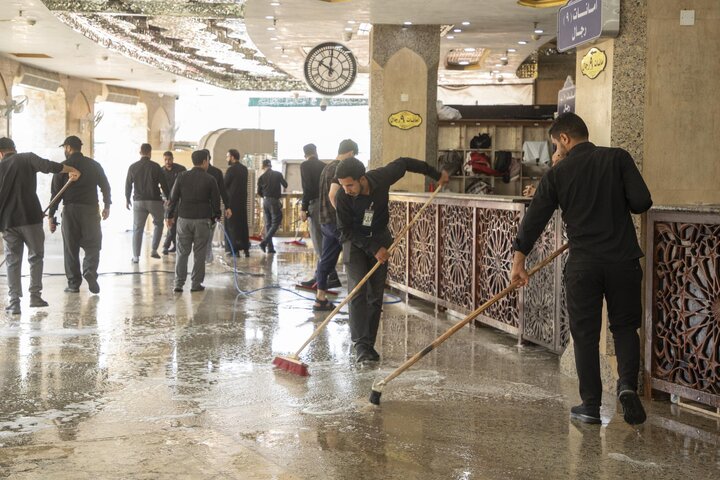 قسم الشؤون الخدمية يباشر بحملة تنظيفٍ واسعة لمحيط العتبة العباسية المقدسة