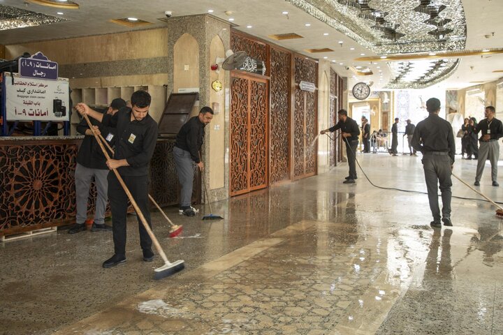 قسم الشؤون الخدمية يباشر بحملة تنظيفٍ واسعة لمحيط العتبة العباسية المقدسة