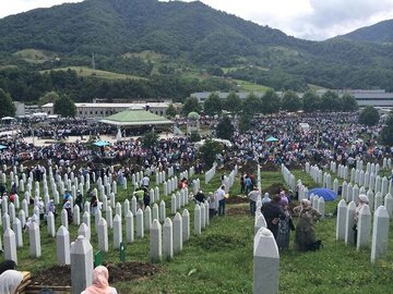 Bosnia: Paggunita sa ika-30 Anibersaryo ng Masaker sa Mahigit 8,000 Muslim Bosniaks