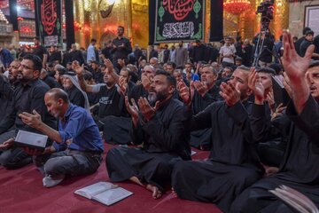 Crowds of believers participate in Dua Kumayl recitation at al-Abbas shrine (+Photos)