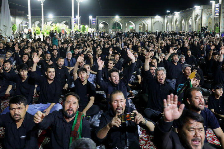 عزاداری هیأت‌های مذهبی مهاجرین افغانستانی در حرم مطهر رضوی