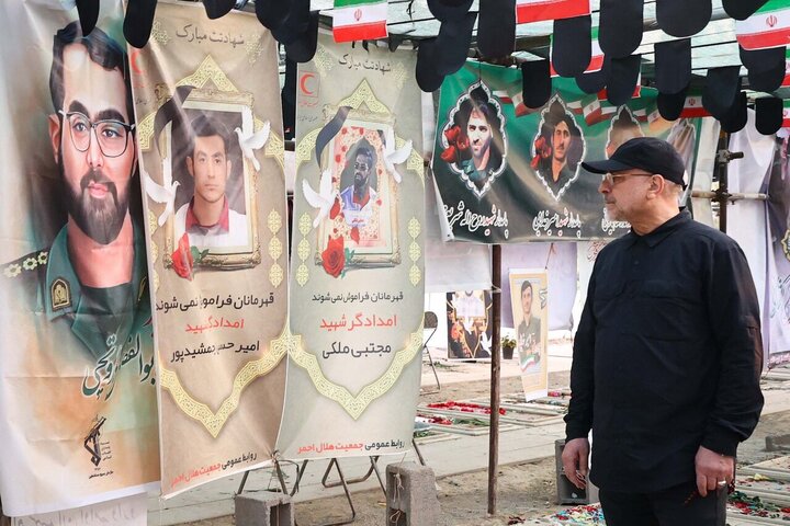 Photos: Iran's Parliament speaker visits graves of martyrs of Zionist regime's invasion