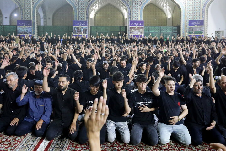 عزاداری هیأت‌های مذهبی مهاجرین افغانستانی در حرم مطهر رضوی