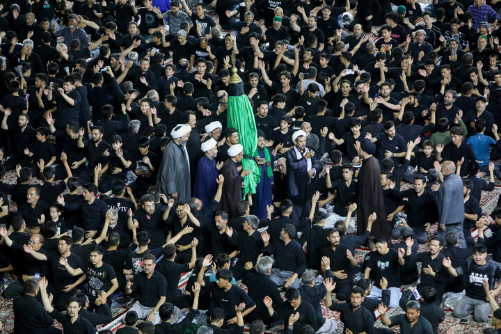 عزاداری هیأت‌های مذهبی مهاجرین افغانستانی در حرم مطهر رضوی