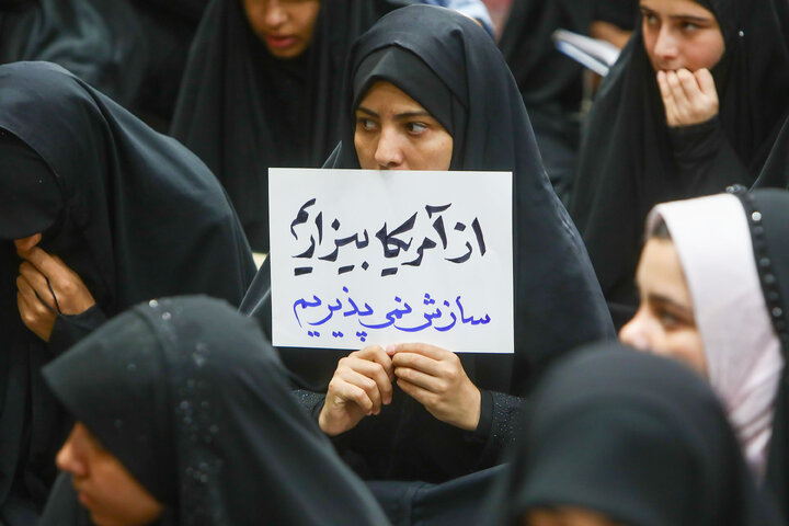 گزارش تصویری | محفل قرآنی به سوی فتح در حرم مطهر رضوی