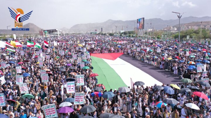 تقرير مصور/ مسيرة جماهيرية كبرى في العاصمة اليمنية نصرة للشعب الفلسطيني المظلوم
