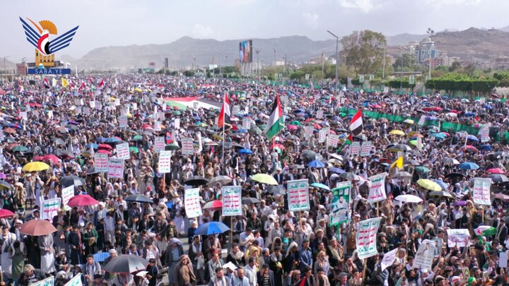 تقرير مصور/ مسيرة جماهيرية كبرى في العاصمة اليمنية نصرة للشعب الفلسطيني المظلوم