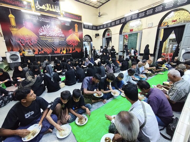 ရန်ကုန်မြို့ ပန်ဂျာ ရှီအဟ် မတ်စ်ဂျစ်ဒ် တွင် မုဟရမ် လ ၁၅ရက်နေ့   မဂျ်လစ် စေ ဟိုစိုင်းန် (အ.စ) ပြုလုပ်နေသည့် ပုံရိပ်များ  ။ ။ Photos